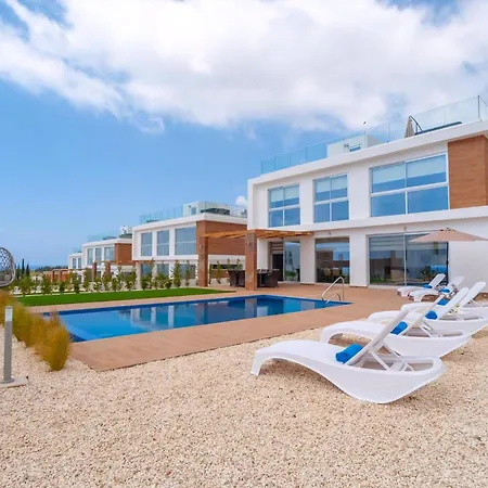 Coral Elite Mit Pool Und Whirlpool * Peyia