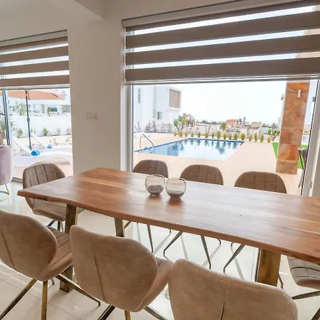 Coral Elite Mit Pool Und Whirlpool Holiday home