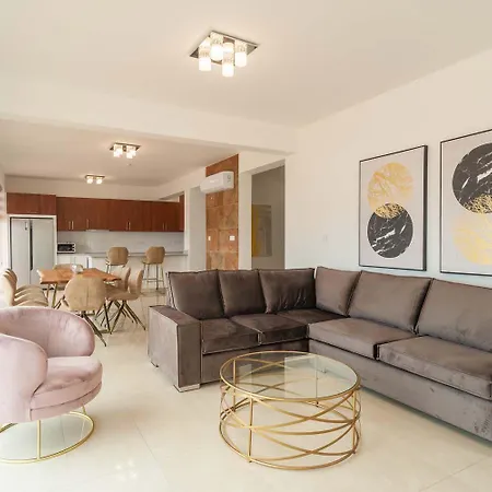 Coral Elite Mit Pool Und Whirlpool * Peyia