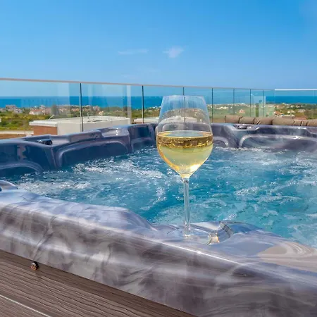 Coral Elite Mit Pool Und Whirlpool Holiday home