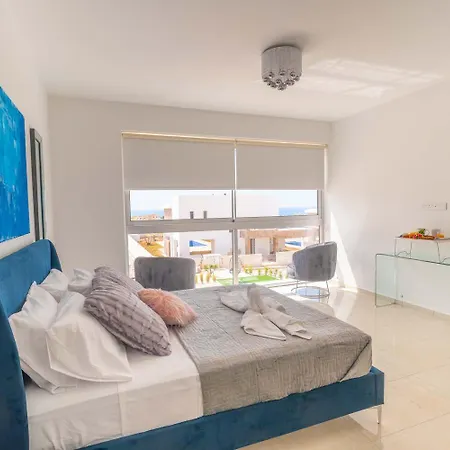 Coral Elite Mit Pool Und Whirlpool بييا