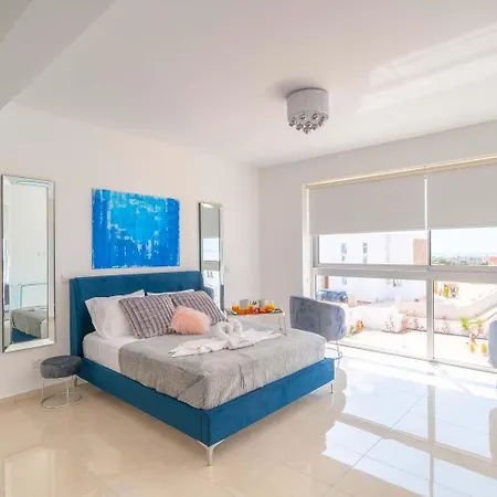 Holiday home Coral Elite Mit Pool Und Whirlpool *
