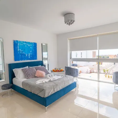 Coral Elite Mit Pool Und Whirlpool *